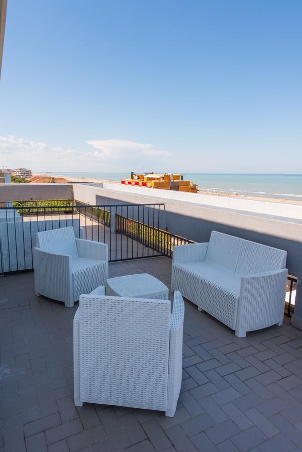 Hotel 2000 Rimini Exteriör bild